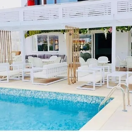 Unique Luxury - Octogon * Năvodari